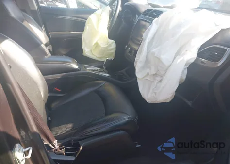 2015 Dodge Journey Crossroad z USA, uszkodzony, nr VIN 3C4PDCGB5FT682509